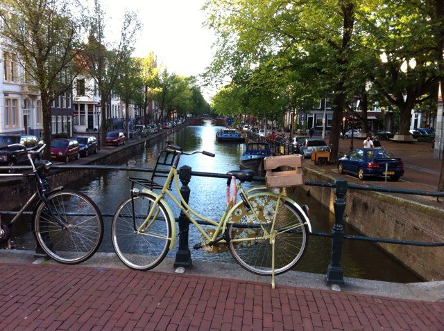 Professor of the healings, Axel, NL. Fietsen .. Healer for the renners .. Theremin .. Music Therapy