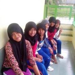 Isyatidiniri adalah sebuah nama grup yg terdiri dari Ismi , Yasmine , Tia , Dina , Nisa , dan Rini . We are good Girl .