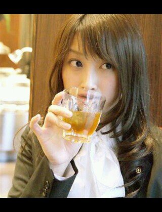 やはり、酒はウイスキーのロックに限るのら！ニャハ(^^)v