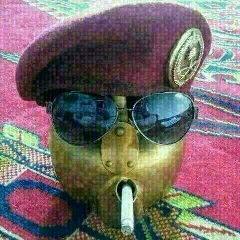 انا مجنون واحب الضحكة واعيش في شهار