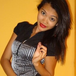 Sarah, 16ans, Parisienne, Lycéenne, Rêveuse, Amoureuse. Fan de Lizzie Felton et de son groupe @tybaltmercutio ! #Team1D ; Mes amours de boyz ♥ Love Rock ☠