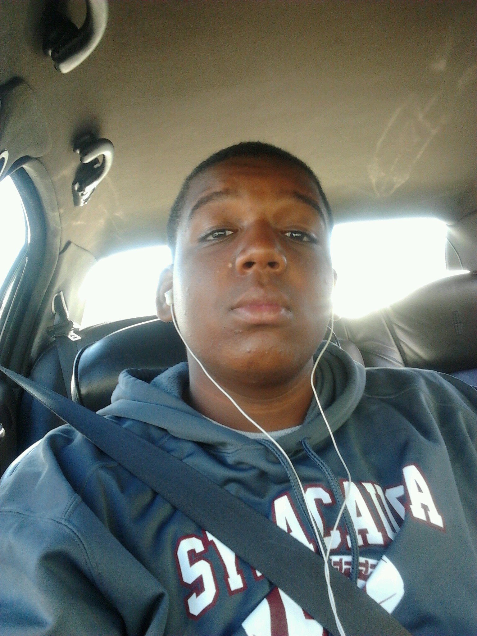 Whats good twitter? If you haven't followed me yet make tha button blue!! I'm 15 and I play football for sylacauga high …Fwm on Instagram: @its_73_sylallday