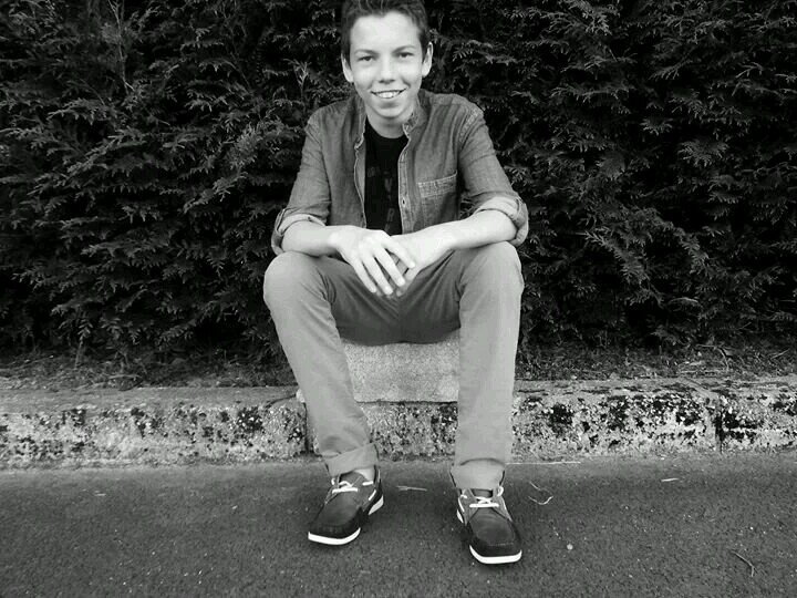 Alex, 15 ans, Breton ♥ Je follow back t'inquiète !