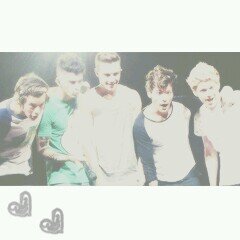 __itslisa__'s profile picture. Only half a blue sky,kinda there but not quite,walking around with just one shoe,i'm half a heart without you.[][]