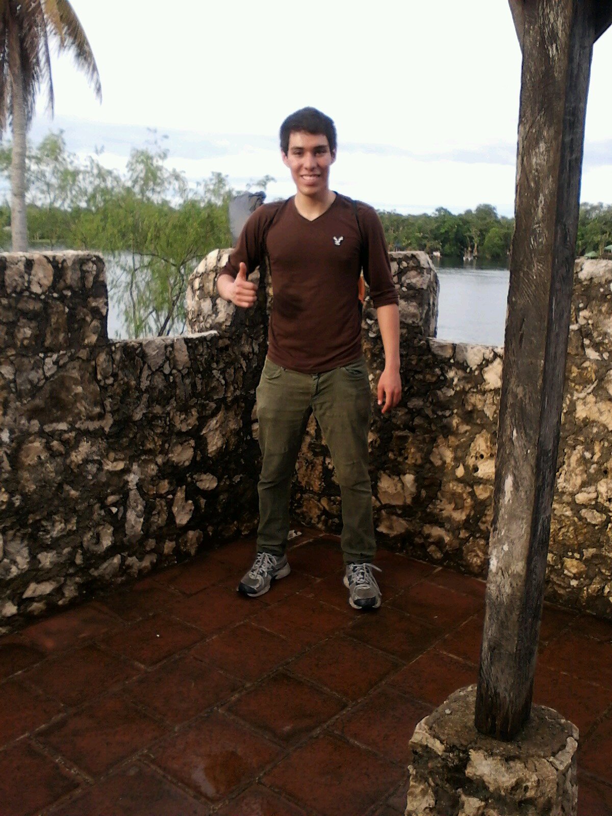 life is beautifull but you've to ve brave ;)..... im from Guatema land of the most beautiful people :)