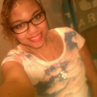 •Dutch/Nigeriɑ♡ twirlen/zingen/dansen!!!                Ilove my familie♥