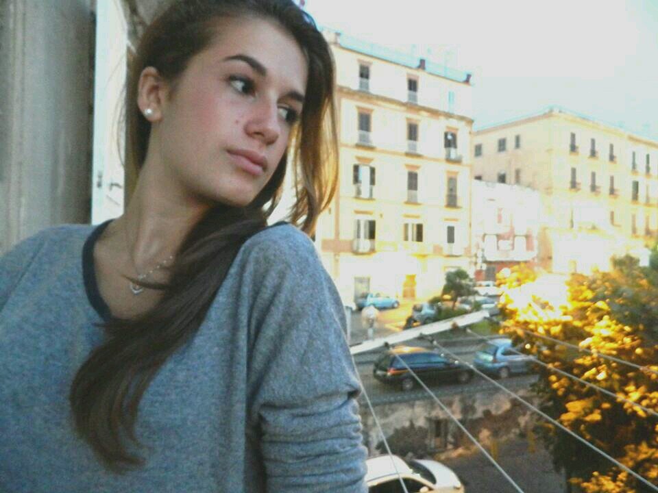 Hello,I'm Serena,I have 14years old.My favourite group is One direction,I loveee 1D