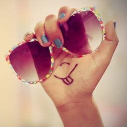 HI :) I gave you a free follow. :) Can you please follow @ViktorkaTicha ?! Thanks so much! ♥ Love you.! ♥