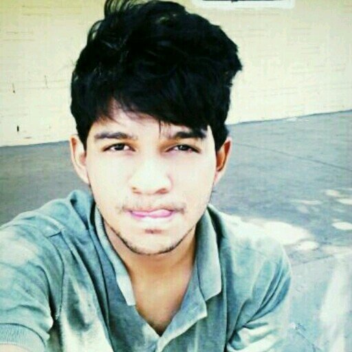 20 anos , modelo, estudante de publicidade, apaixona por musica, livros e estilo!
