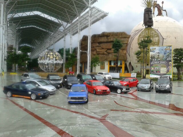 Official Twitter Salute Car Community Bogor More info : Wibie 28C3C42C #MakePeopleSaluteWithUs# 15September'13 #cekFavorites#