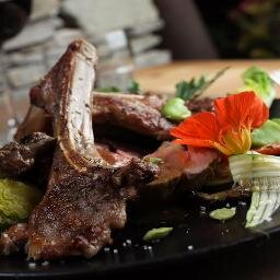 A Tignes à 2000 mètres d'altitude que La Ferme des 3 Capucines vous accueille. Été comme hiver, venez découvrir notre cuisine traditionnelle