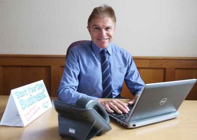 Startyrownbiz's profile picture. Considering starting your own business but don't know where to start or who to contact? Ask Eric Binns at Calderdale Council  http://t.co/wON5q5yETP