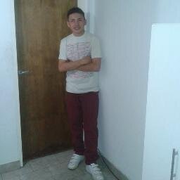 Soy merlo ,tengo 15 años me gusta Reggeaton ,& busco  
Chicas Limda ♪♫♥