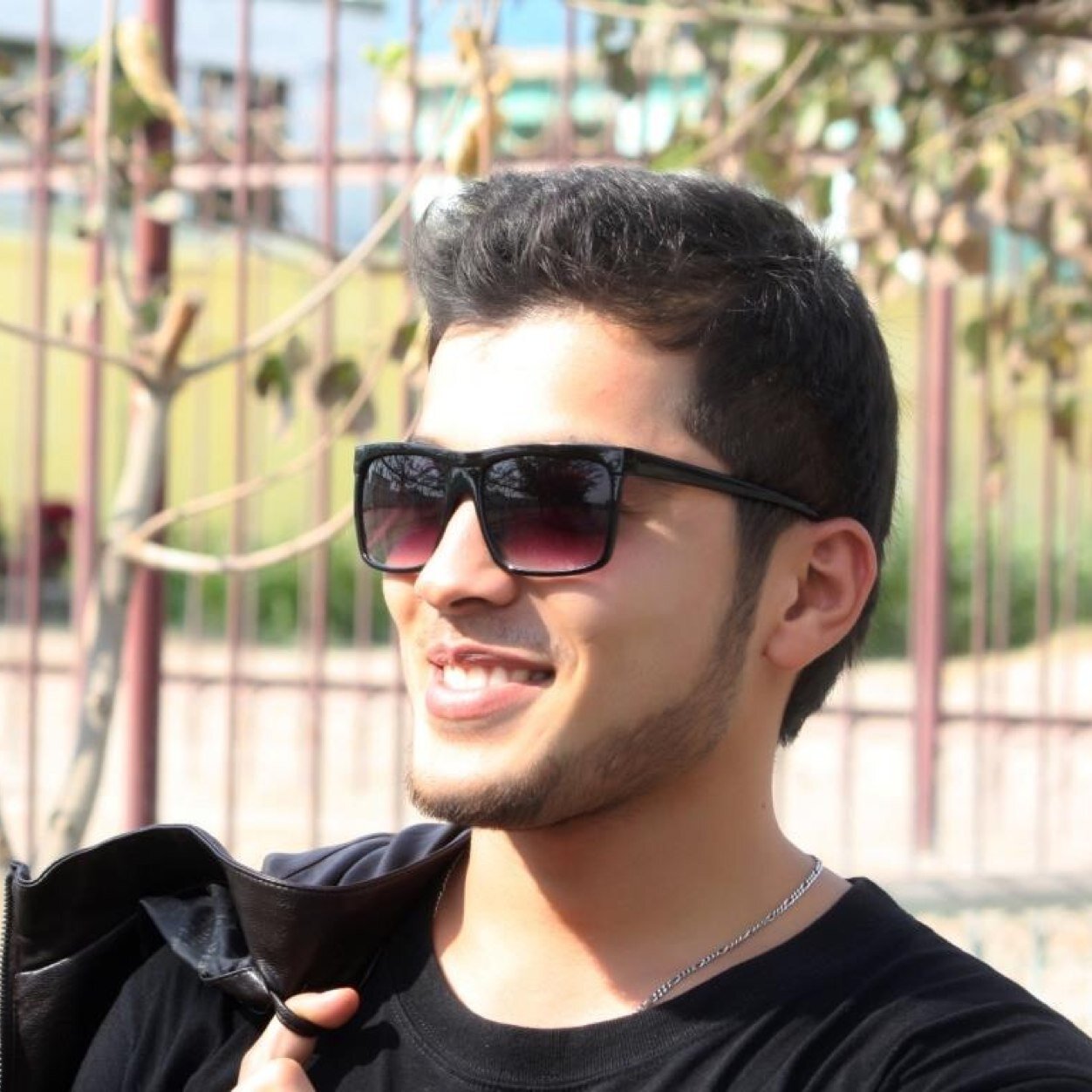 FirdavsYormatov's profile picture. Web-дизайнер и Web-разработчик 
Email адрес: f.yormatov@doodle.tj
Сайт: doodle.tj