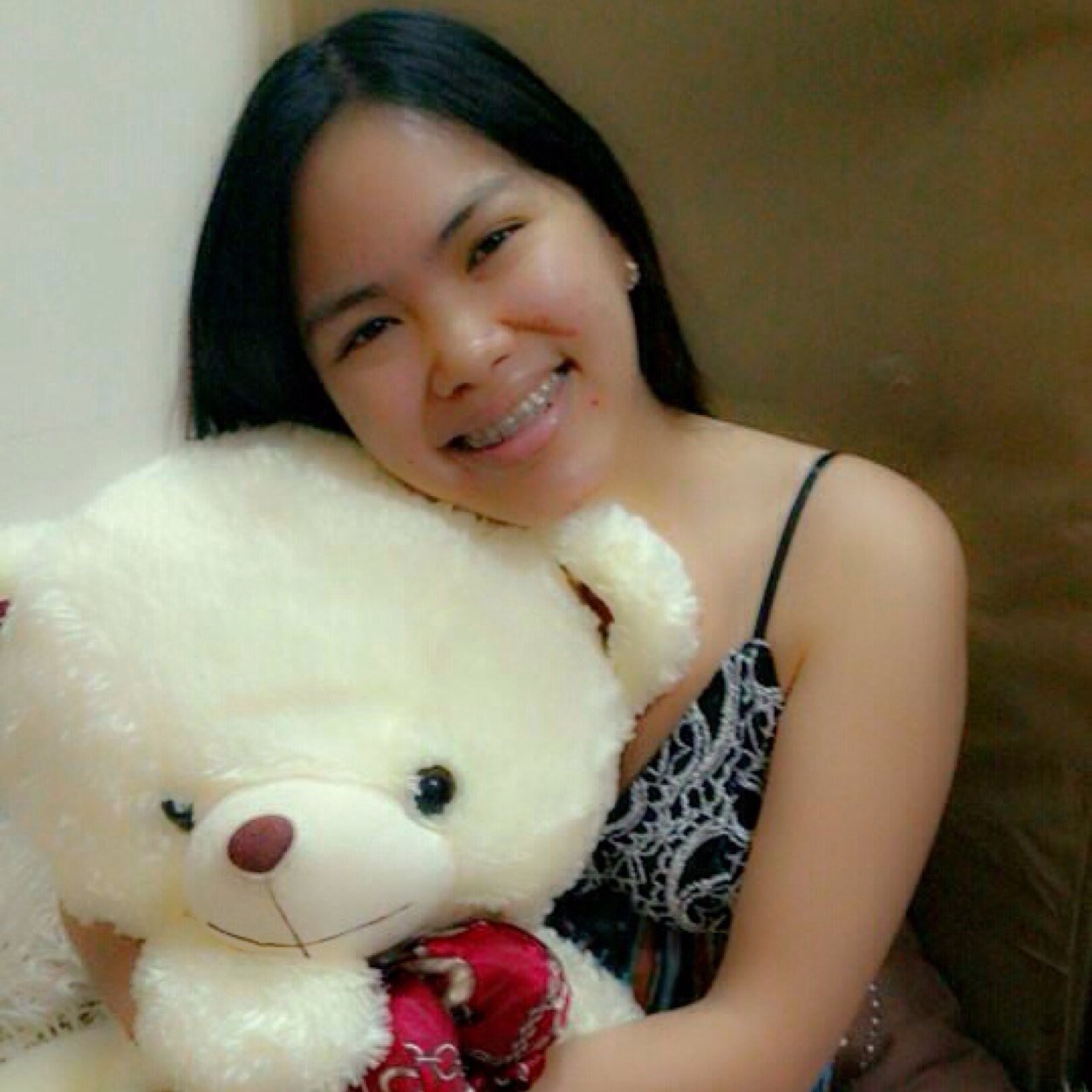I'm a nurse, eldest daugther. I have 9 siblings. 2nd to the eldest. Easy to be with. FULL of SURPRISES! ;)