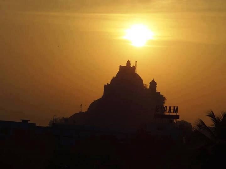திருச்சி லோக்கல் பாய்ஸ் VS திருச்சி லோக்கல் கிர்ல்ஸ்........