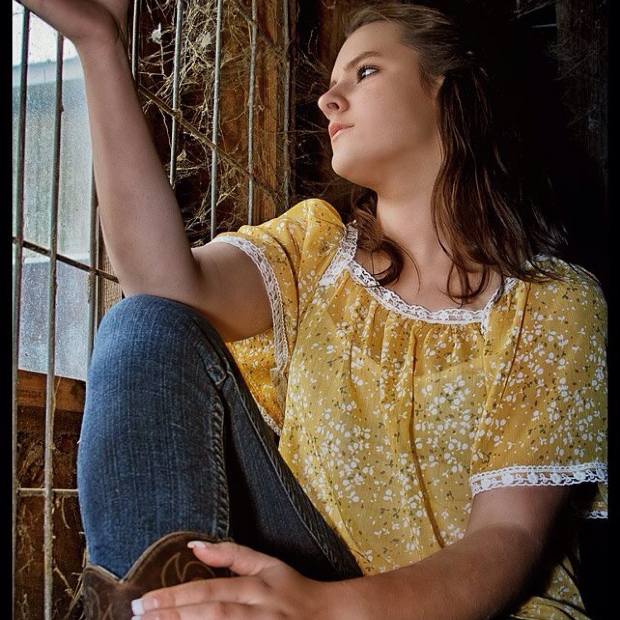 Chillin right here baby if you want it, I got a cold beer with your name on it 

*Horse riding,beer drinking, fishing & hunting kinda girl

*My avi is me