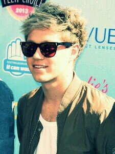 POTTER, DIRECTIONER, CRAZY MOFO!!!......FOLLOW BACK :)