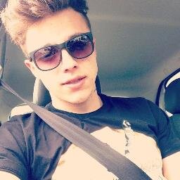 Paulinzetica's profile picture. ''Cada sorriso seu eu sinto como se fosse o meu'' Dona: @_OiSouStephanie Since: 04/06/2013 Seguido pelo próprio @pcastagnoli