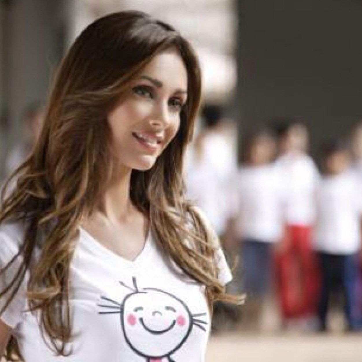 grupo de fans dedicados a anahi sigueme y te sigo(:
