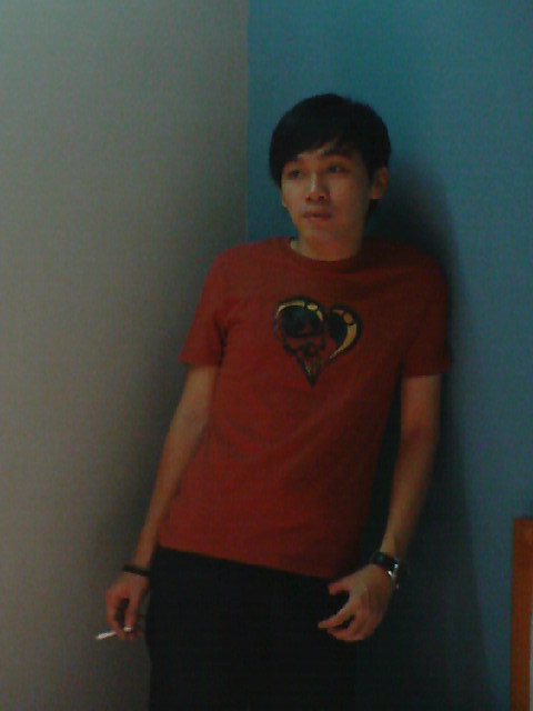 renwirya's profile picture. 