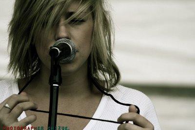 this is hayley warners fan page if you love hayley than followw her fan page :P