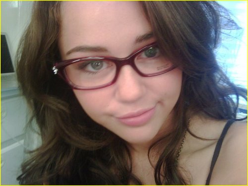 hiiz its me sia i m a big miley fan!!!