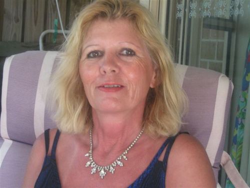 I live in nthn Australia, I am a professional shark fisherwoman. I'd Love to fly into space & meet Gorby. I love suspense thrillers & love to live on the edge.