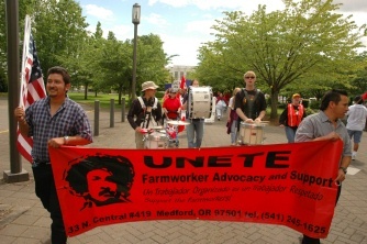 We are a volunteer-led movement of farmworkers and immigrants in Southern Oregon educating their community and advocating for worker rights,  immigration reform