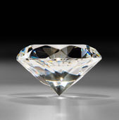 Jewellery designer, Diamond expert, HRD certified diamond grader and Fine Art enthusiast.