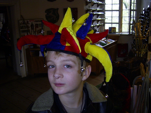 14 Years Old (in my image at twitter i'm 6 years old) ... and that's all you have to know about me ...