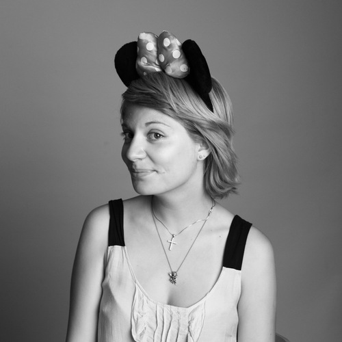 tilitinkerbell's profile picture. part-time job: dreamer,fashion addict, music freak, in love with all things nice.  

full-time job: stylist, keen on fashion and visual merchandising