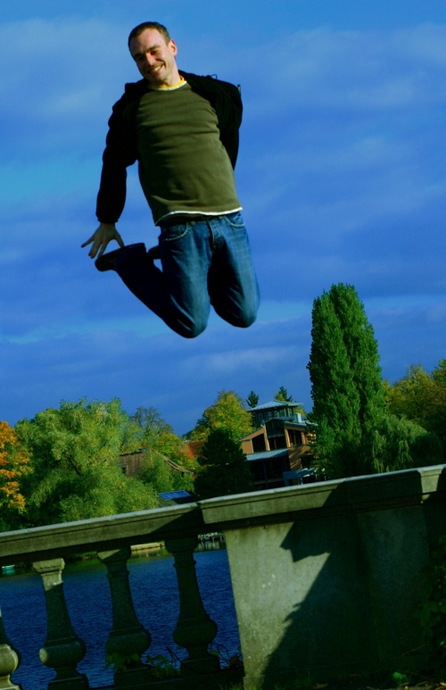 iReadurmail's profile picture. I like knobs and lights. Pizza is great, too!