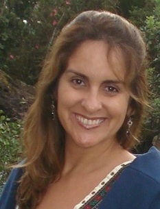 Dentista, Pós em Ortodontia, Professora, Adoro ler, tocar piano e viajar!