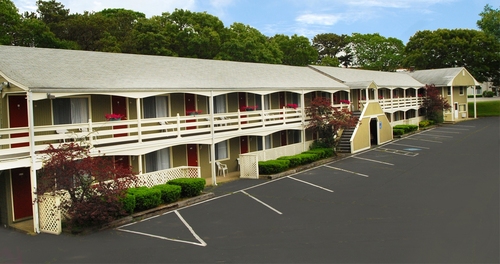 The Ocean Park Inn is a pet-friendly Cape Cod hotel located in Eastham, MA.  We feature an outdoor pool, picnic area & FREE WIFI.