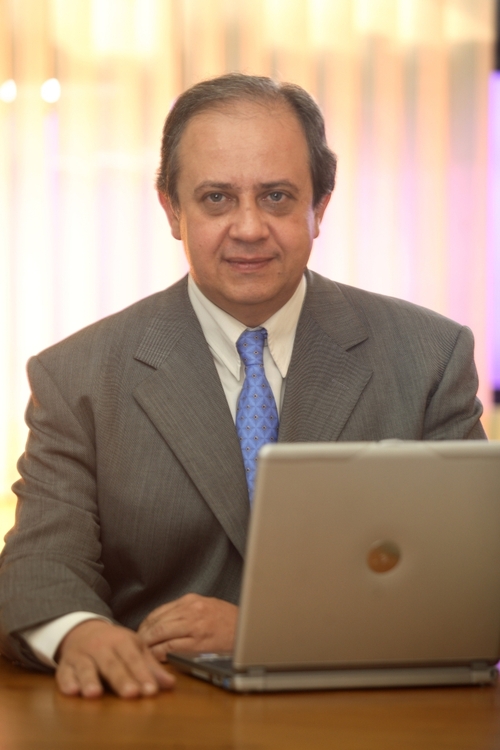 paumartins's profile picture. Economista, pesquisador, professor, aprendiz da vida