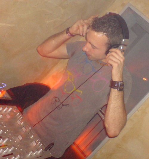 MartenRosk's profile picture. Marten Rosk sets range from tech, deep, minimal-tech on through to techno. he prefers to play long sets, all he can convey his musical Fasset.