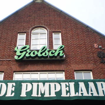 De Pimpelaar, Enschede. Het Twittervriendelijke café aan de Oude Markt. Met gratis WiFi en leuke acties voor iedereen die ons volgt op Twitter. CU @dePimpelaar