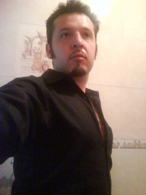 sin-0, serio, timido, loco, adicto a los video juegos, al café, al chocolate, a la canela, y con un gran angel dicen que tendre perdon de mis travesuras XD