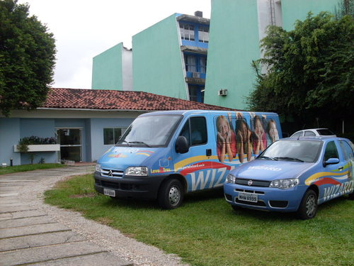 Wizard Floripa-Ilha. Uma escola alegre e divertida. Quem estuda aqui aprende e se diverte! Join us!!