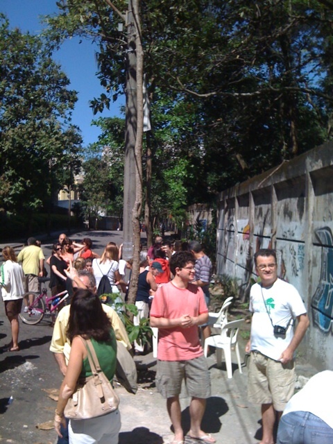 Twitter da ação pela revitalização e preservação do Bosque de Botafogo e em favor da criação da Escola de Jardinagem do Bosque. Não à construção de prédio!