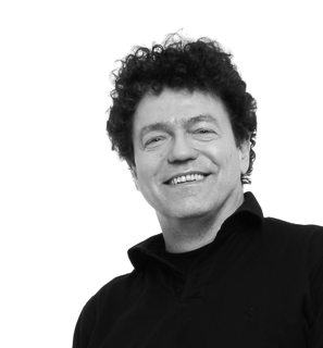 cosmic53's profile picture. Sono un fisico. Ero in ricerca in Olivetti, scrivevo compilatori in C, poi device driver.  Java dal 1996. Ho un diploma in musica jazz. Amo i libri.