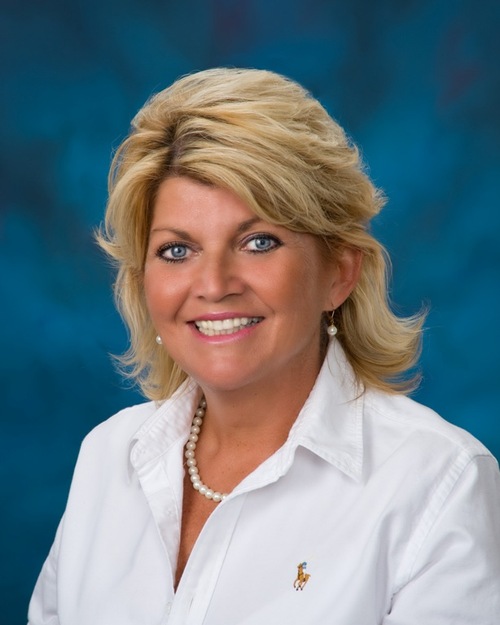 Real estate agent at Smith Mountain Lake, VA for 39 years. Working for Remax Lakefront Realty. Developer of 6 lakefront subdivisions.
