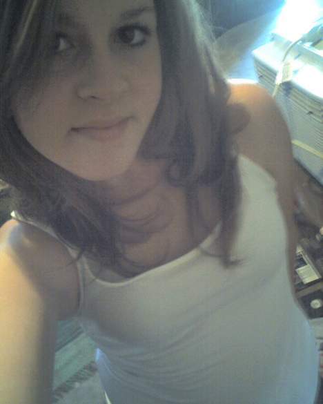 annie22doan's profile picture. going to school to become a vet! :3