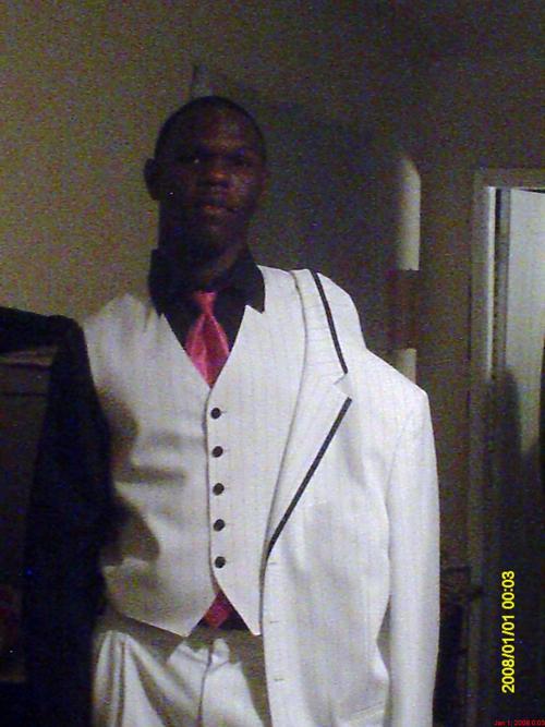 freakshow105's profile picture. 