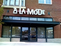 alamodesalonatl's profile picture. 