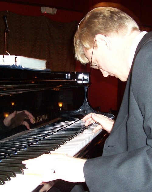 TomOlsenMusic's profile picture. Jazz musician, teacher, pianist, band leader, musical director