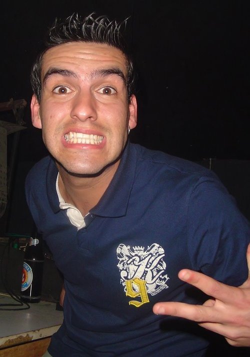Twitter Oficial: http://t.co/OwdEOgZfHq | 
Contato: http://t.co/bPzEmYvaDq