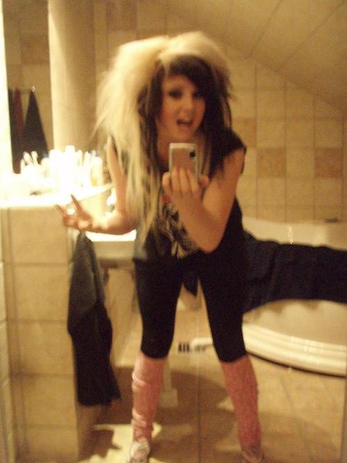 Emily4a6b's profile picture. 