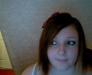 im sam :) i like to sing :) doing musical theatre :)